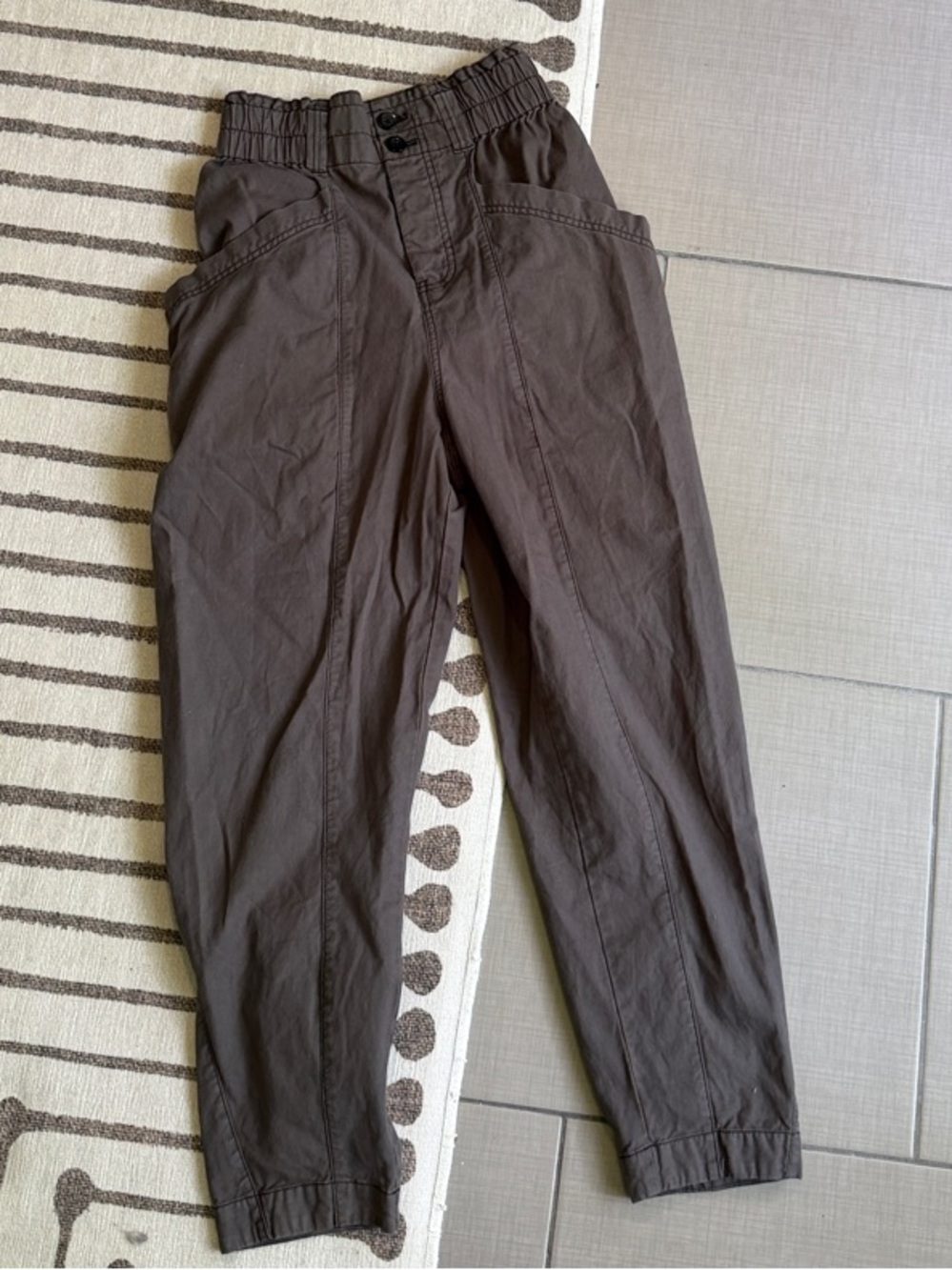 High-Rise Bucket Pocket Trousers